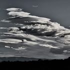 wolken und bergspitzen .