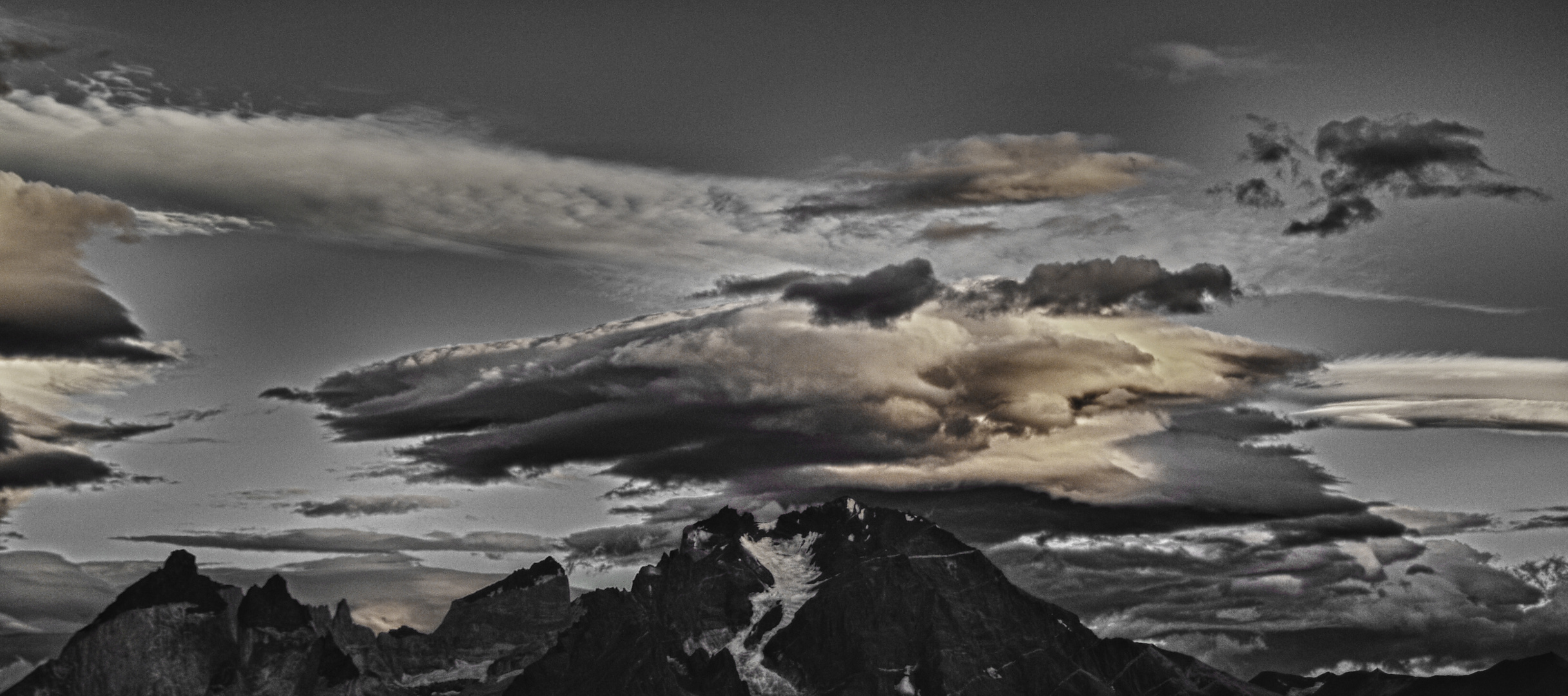 wolken und bergspitzen ...