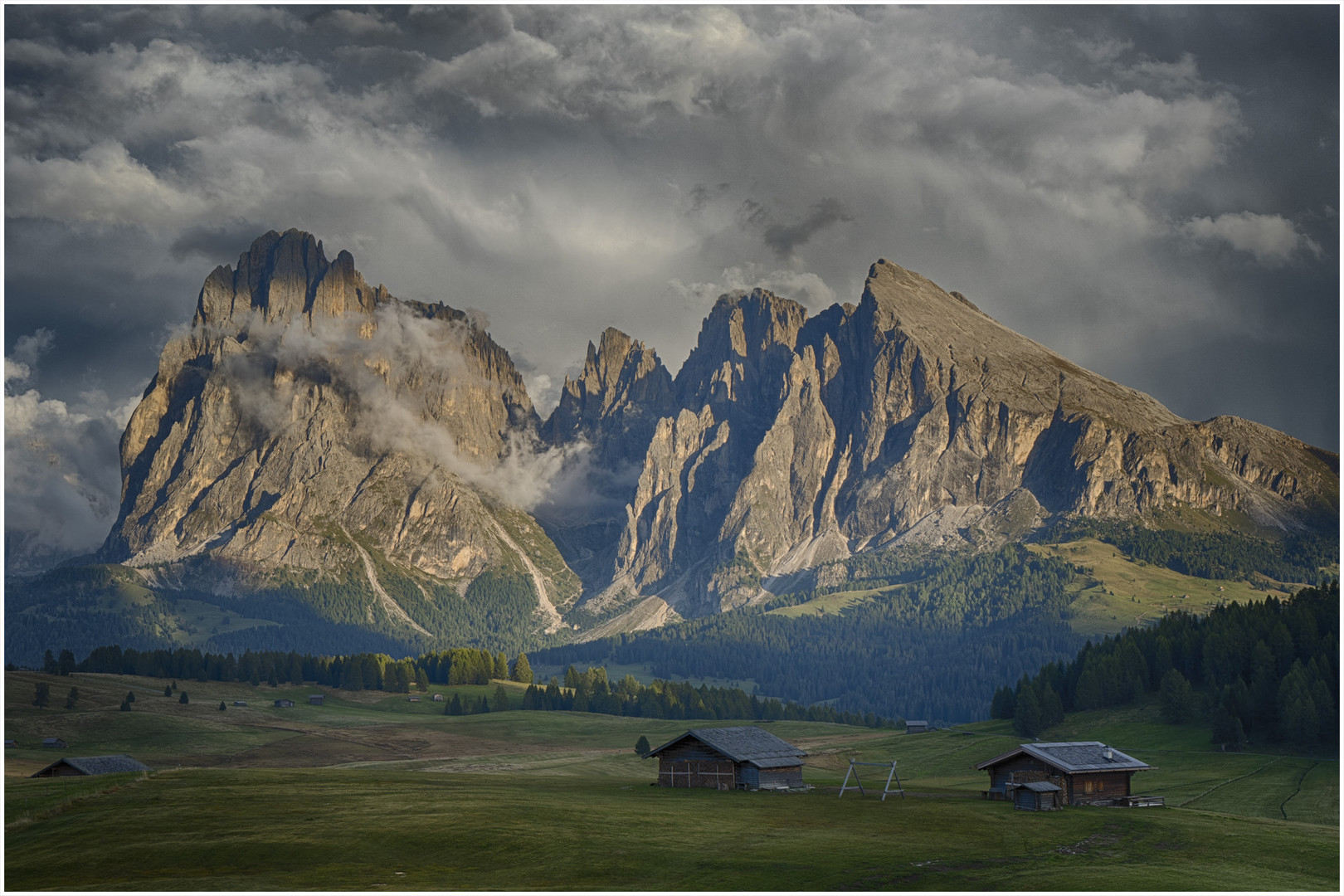 Wolken und Felsen