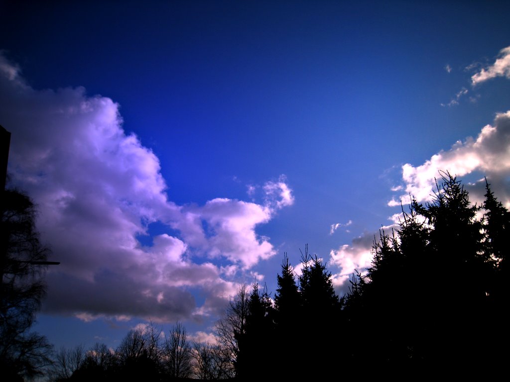 Wolken und Licht am Abend