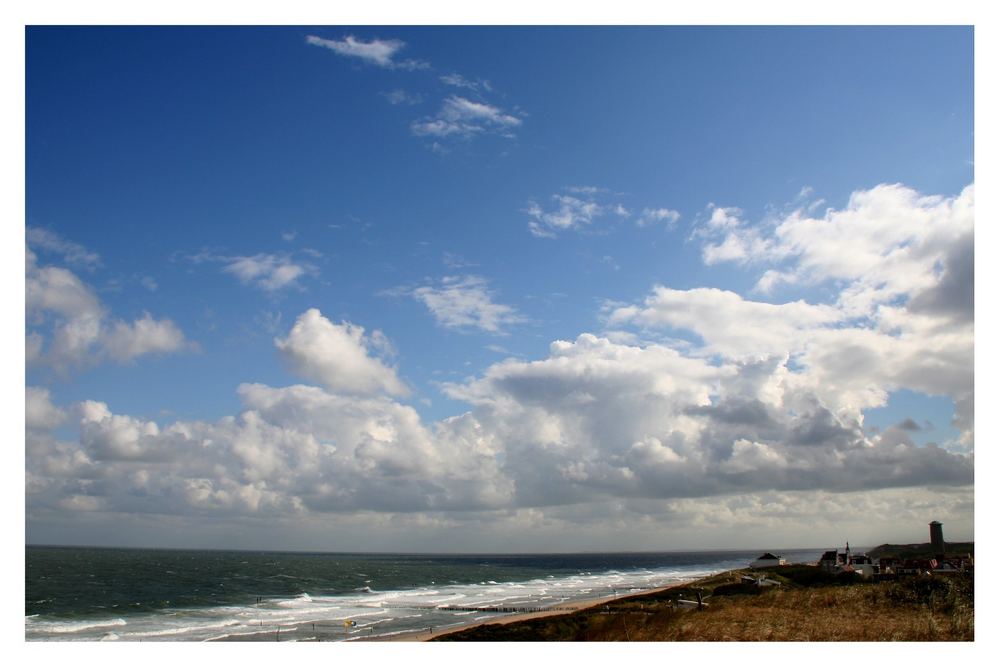 Wolken und Meer