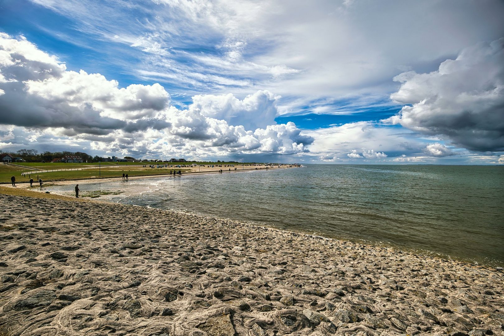 Wolken und Meer