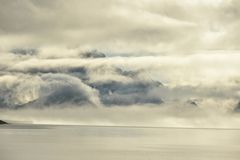 Wolken und Meer im Hornsund.           DSC_7381