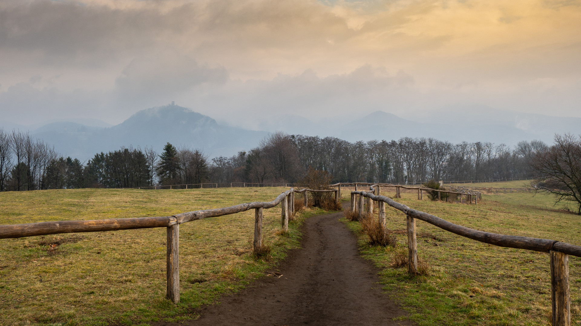 Wolken und Nebel im Siebengebirge