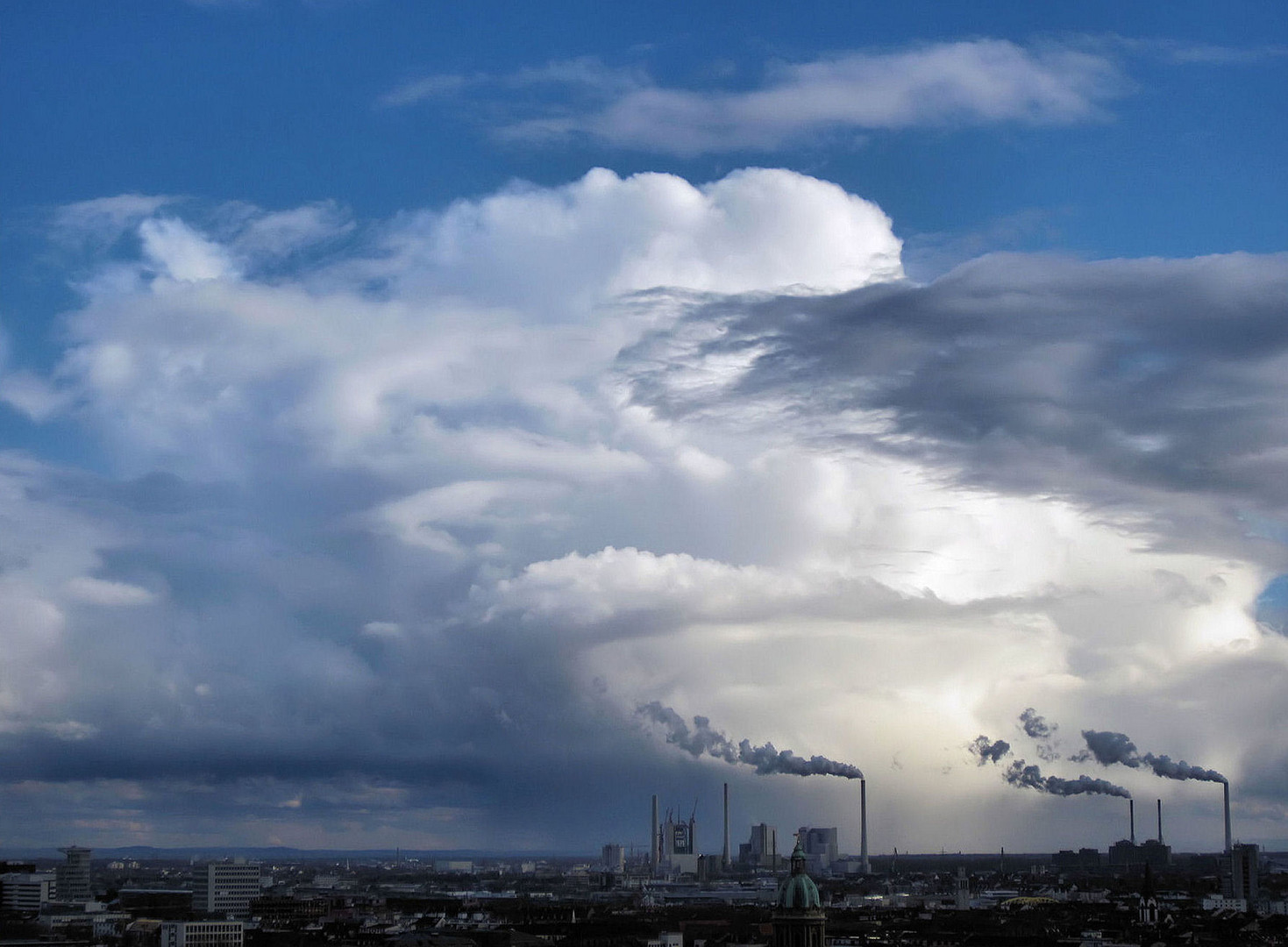 Wolken und Smog