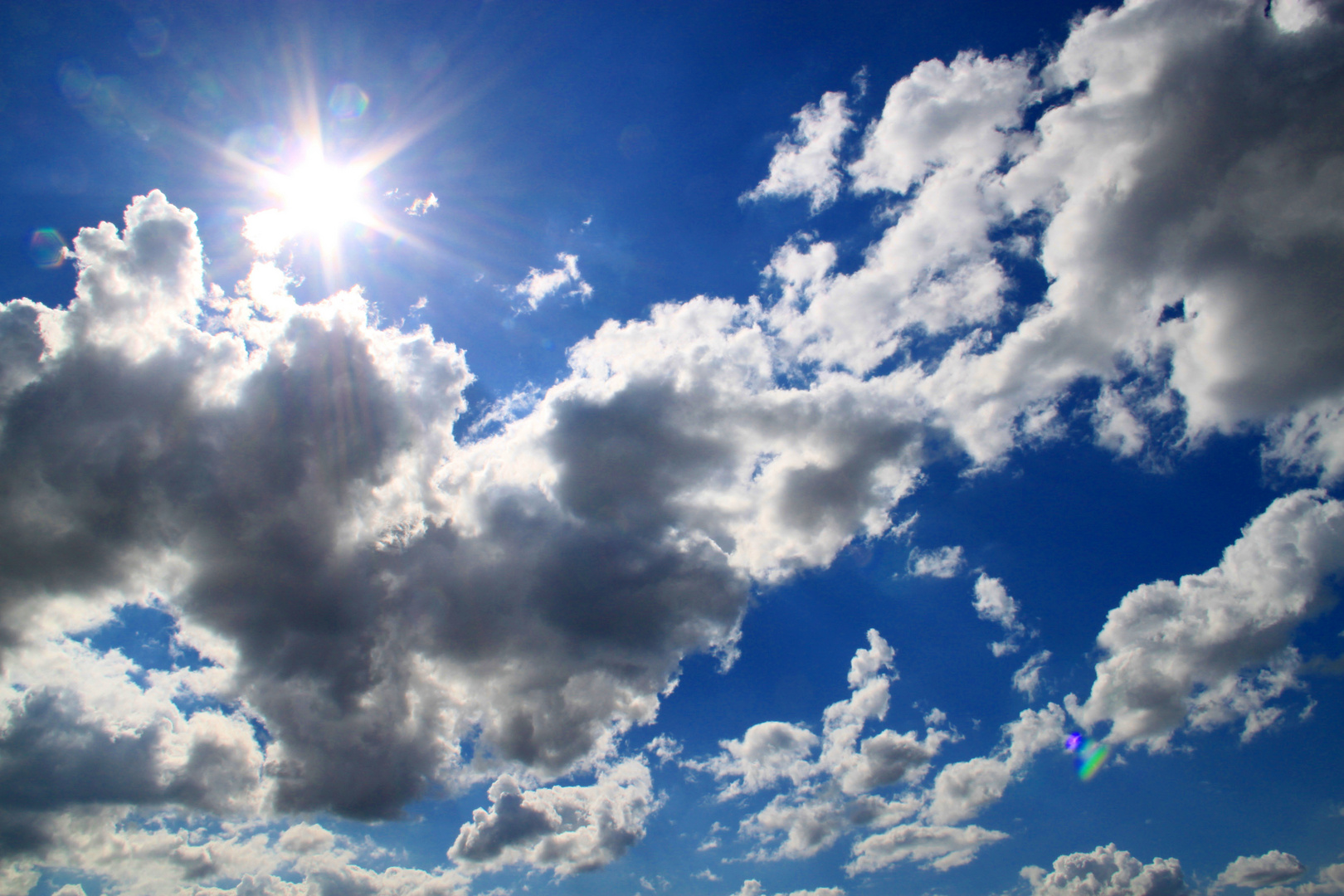 Wolken und Sonne