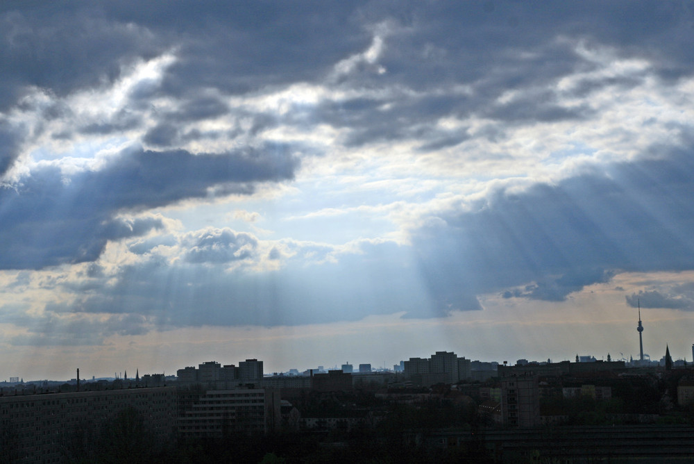 Wolken und Sonne