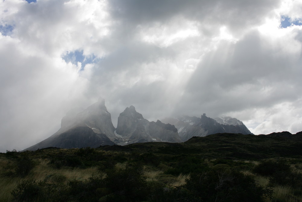 Wolken und Sonne im Torres del Paine by Martina A. 