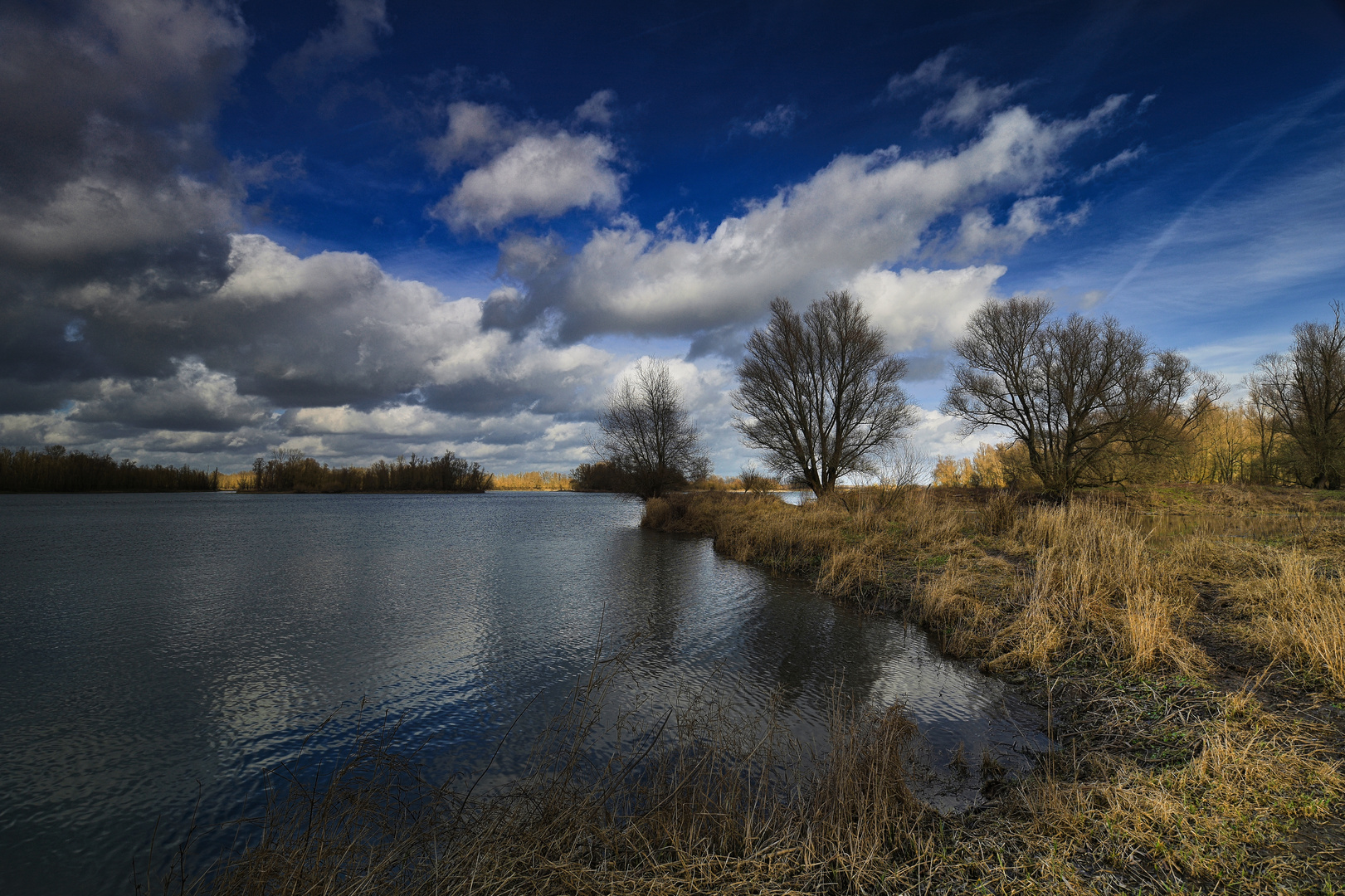 Wolken und Wasser