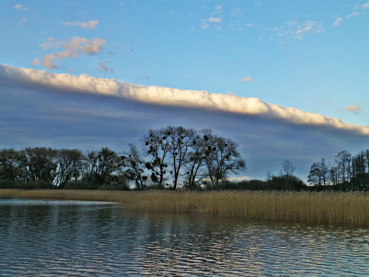 Wolken und Wasser