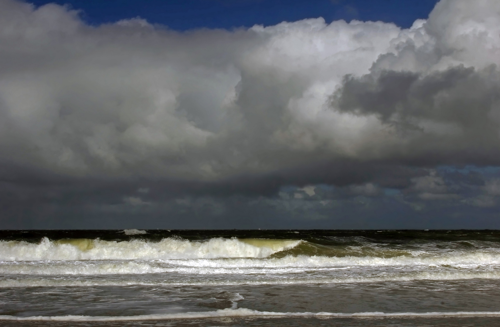 Wolken und Wellen