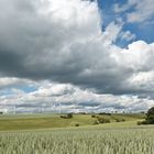 Wolken und Windräder