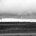 Wolken verhangen Alles rund um den Schwarzwald und in der Ferne die Windräder