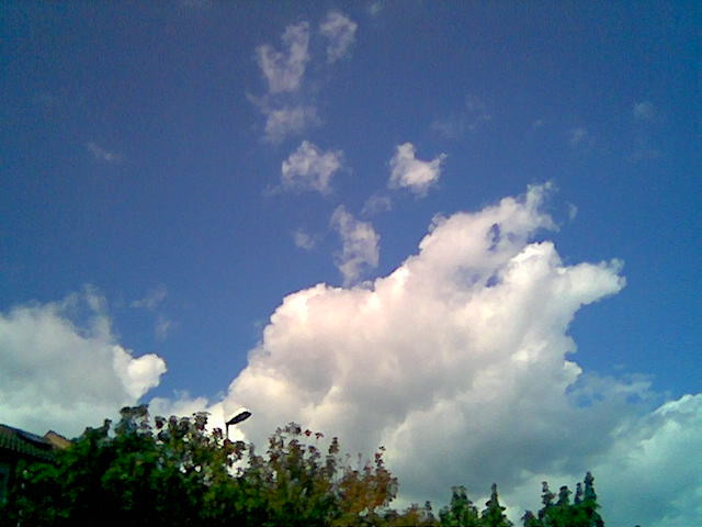 Wolken von unserem Balkon gesehen