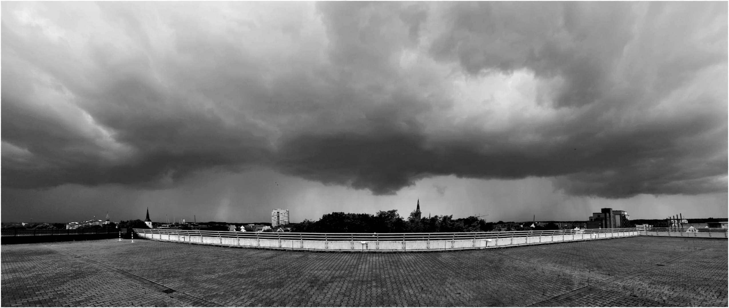 Wolken von Westen