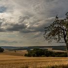 Wolken, Wälder, Stoppelfelder