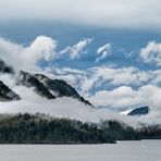 Wolken, Wald und Wasser