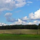 Wolken, Wald und Wiese