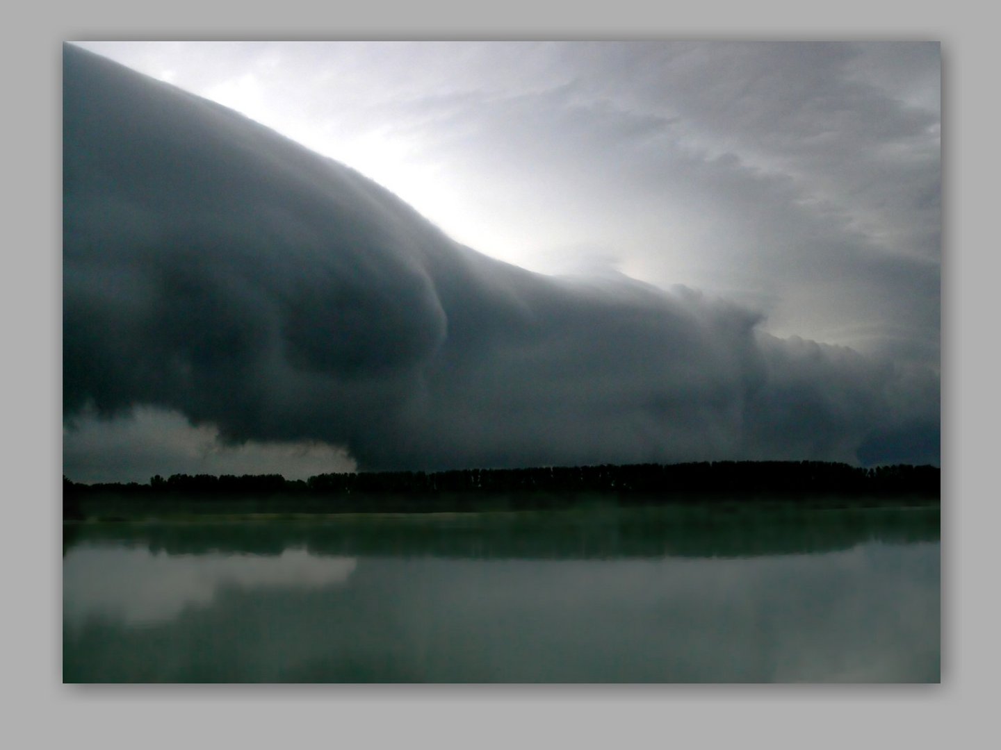 Wolken-Walze über dem Zachariassee in Lippstadt-Lipperode