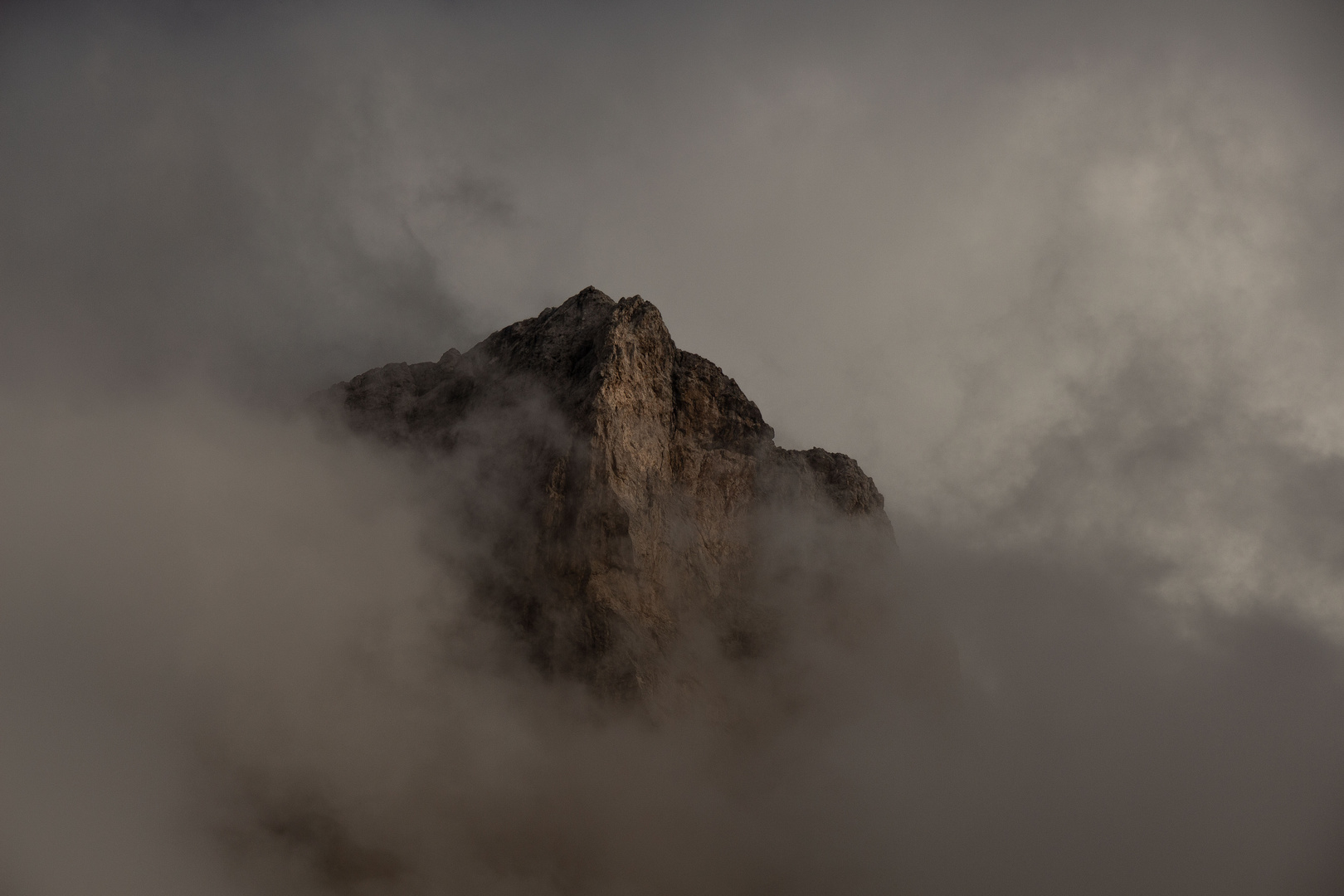 Wolken Welten, Dolomitis