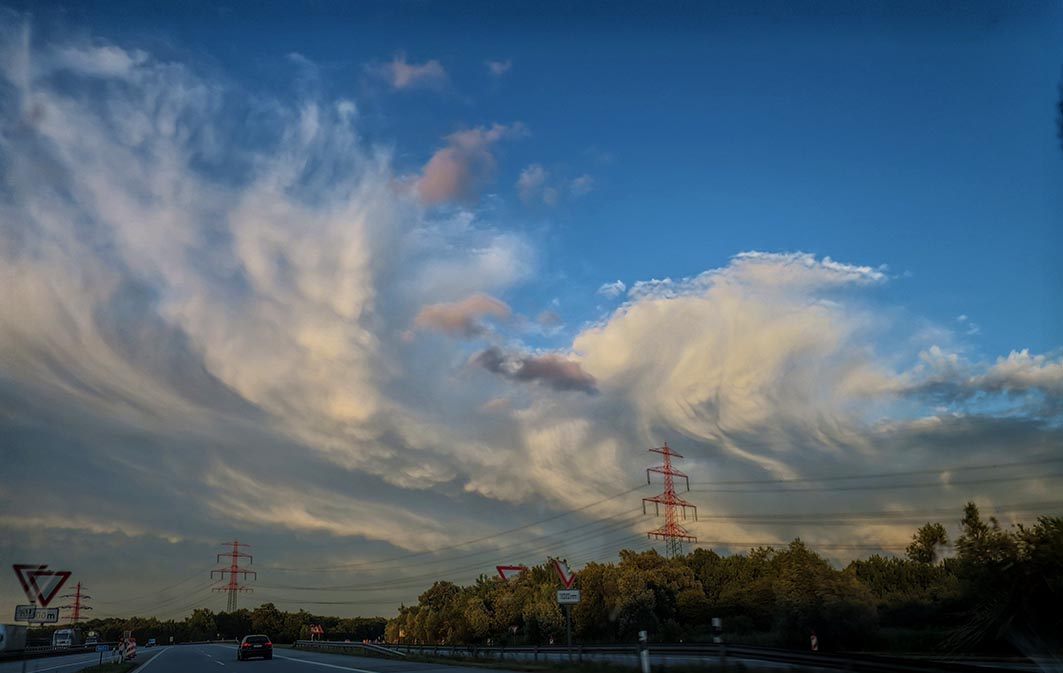 Wolken, wer weiß, wie die heißen -2-