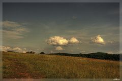 Wolken ziehen über den Hintertaunus