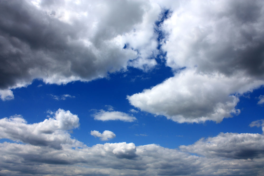 Wolken ziehen übers Land