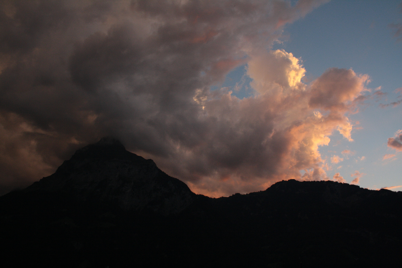 Wolken zum Sonnenuntergang