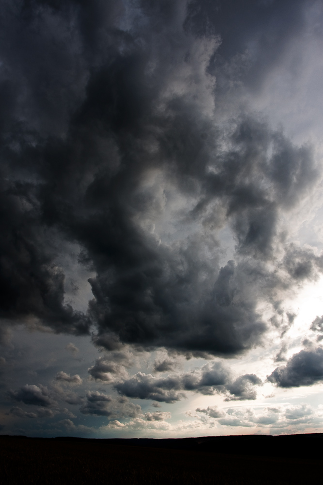 Wolkenabendunwetterhimmel