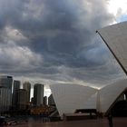 Wolkenaufführung über der Oper