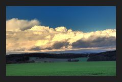 Wolkenbank im Abendlicht