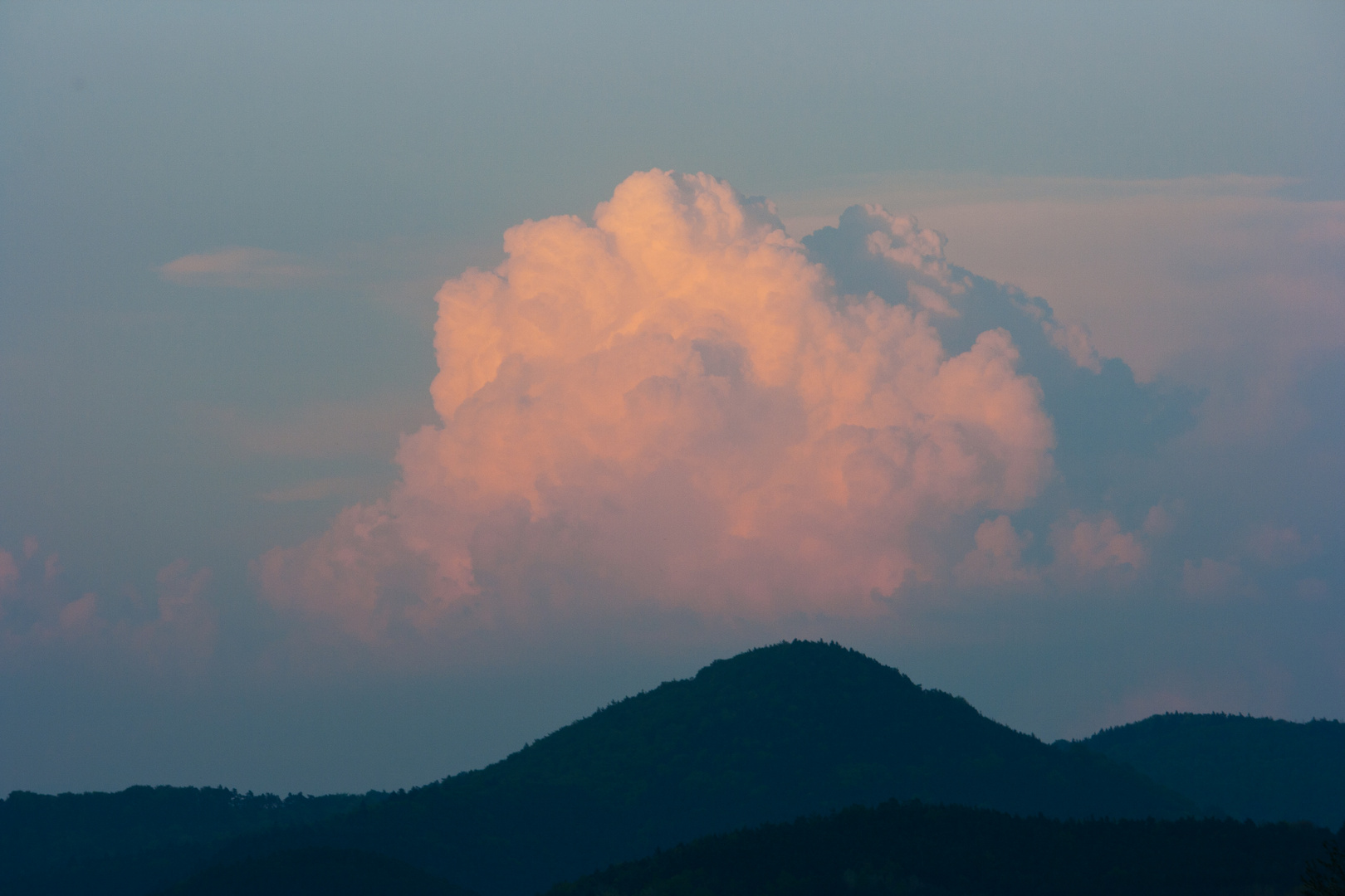 Wolkenberg im Abendlicht