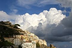 Wolkenberge über Amalfi