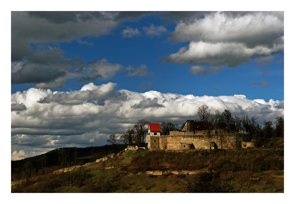 Wolkenberge über Burg Königsberg