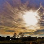 Wolkenbilder über Herbstfeldern