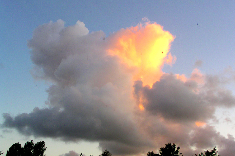 Wolkenbildung am frühen Morgen