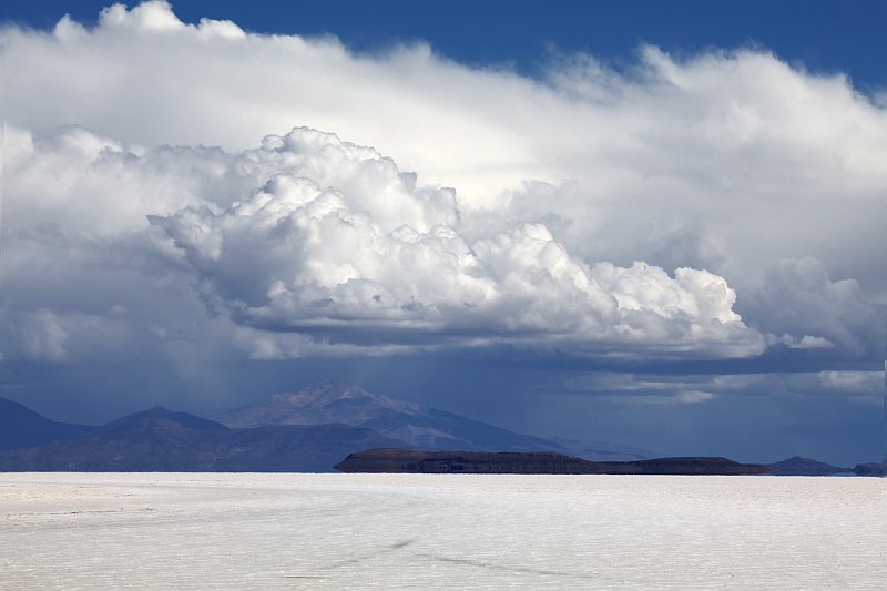 Wolkenbildung im Salar de Uyuni