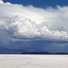 Wolkenbildung im Salar de Uyuni