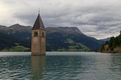 Wolkendecke am Reschensee