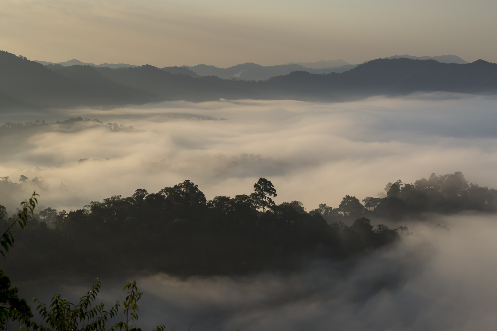 Wolkendecke über dem Kaeng Krachan NP