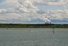 Wolkenfabrik und Surfer