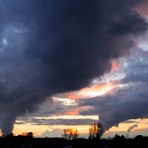 Wolkenfabriken im Sonnenuntergang