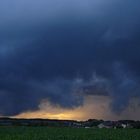 Wolkenfetzen ind Schauerlinie...