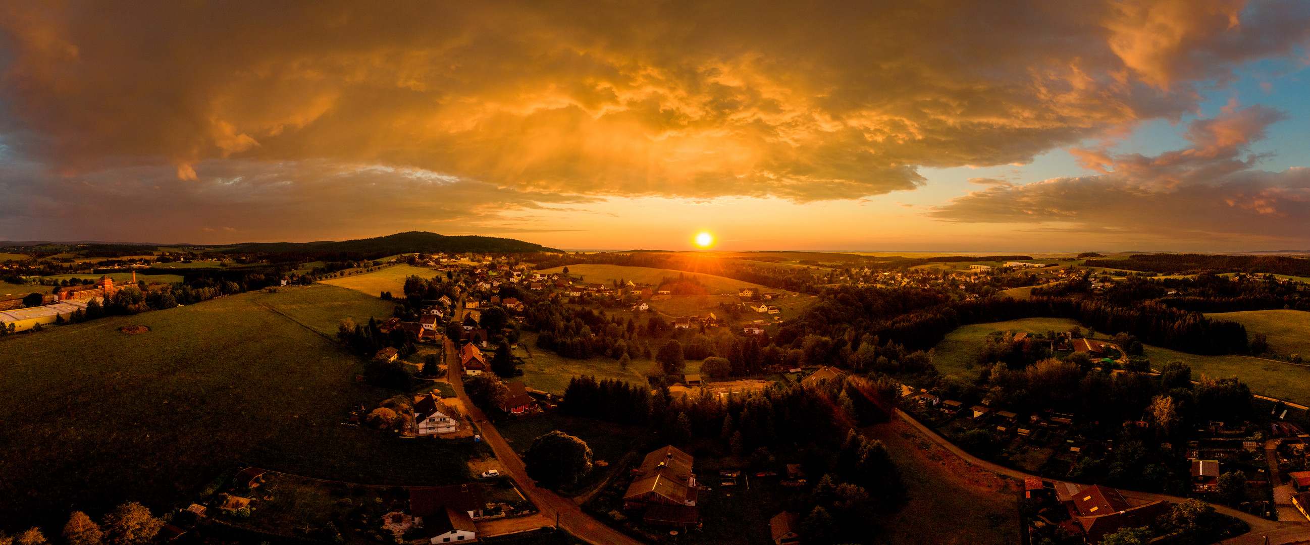 Wolkenformation-über-Schulstrasse-am-25.06.2020