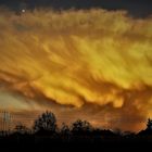 Wolkengigant mit dem kleinen Mond