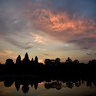 Wolkenglühen ober Angkor Wat