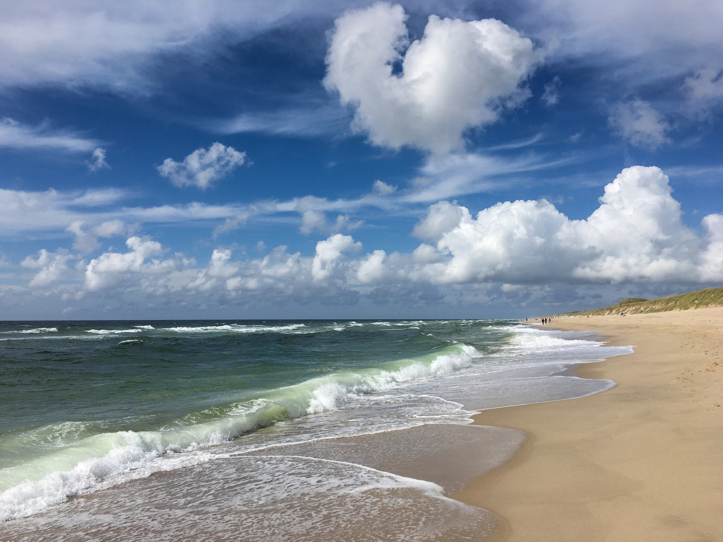 Wolkenherz Foto &amp; Bild sommer, wolken, hunde Bilder auf