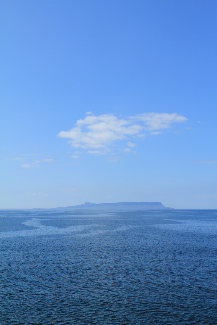 Wolkenherz über dem Meer