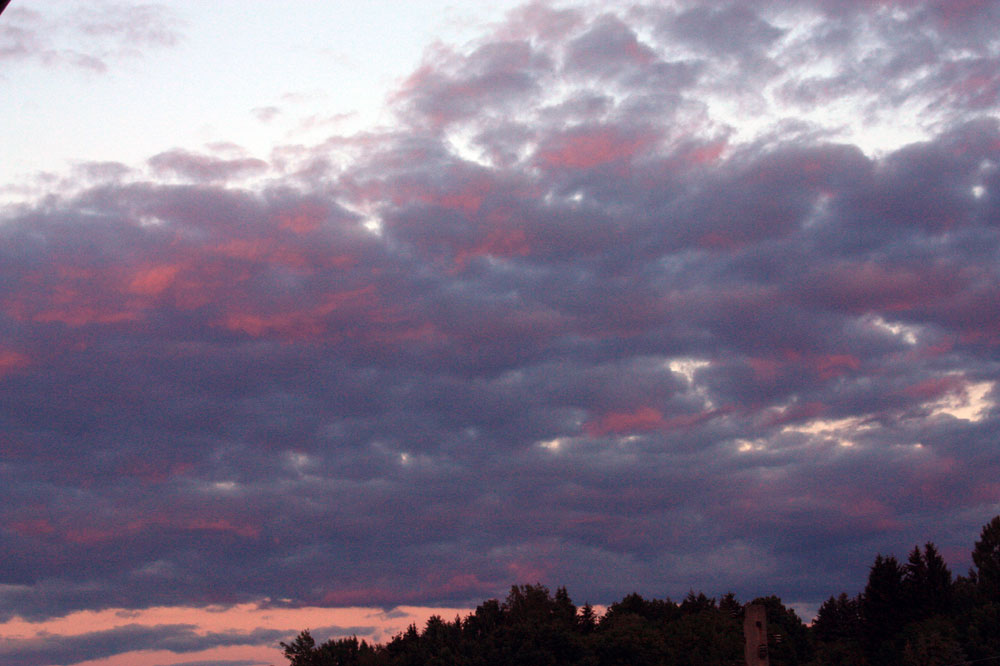 wolkenhimmel am späten Nachmittag