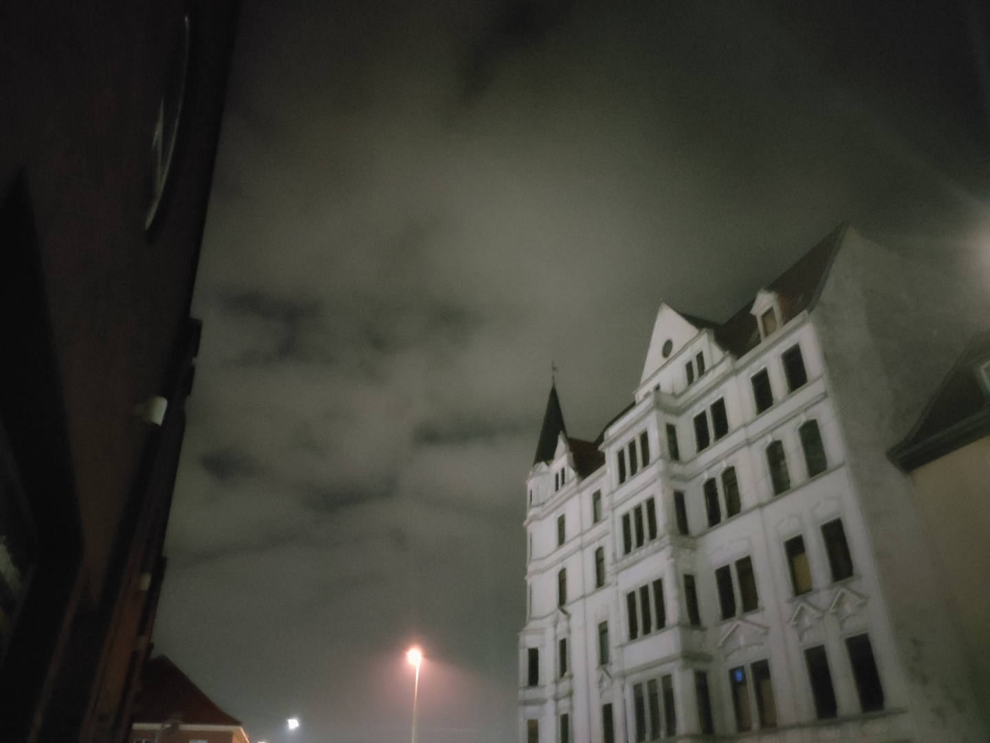 Wolkenhimmel in der Dämmerung 